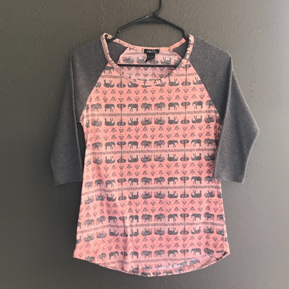 Quarter sleeve t-shirt